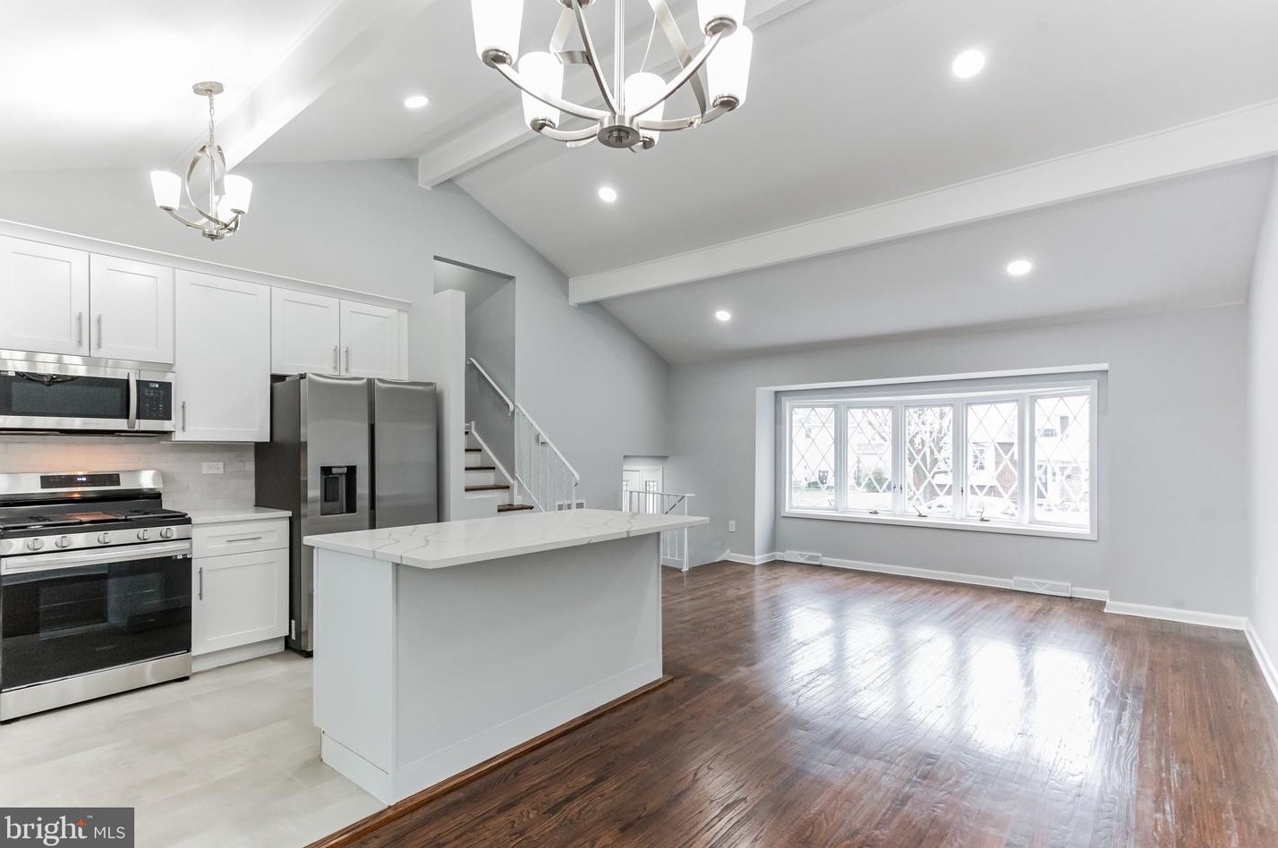 307 Manor Ct, Riverton NJ  08077-1155 exterior