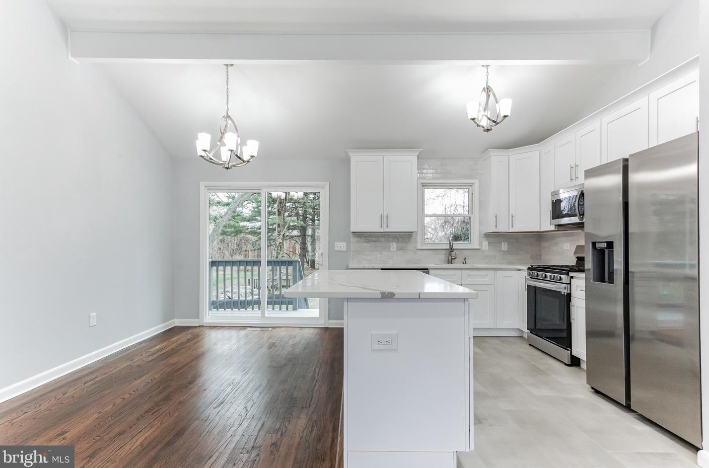 307 Manor Ct, Riverton NJ  08077-1155 exterior