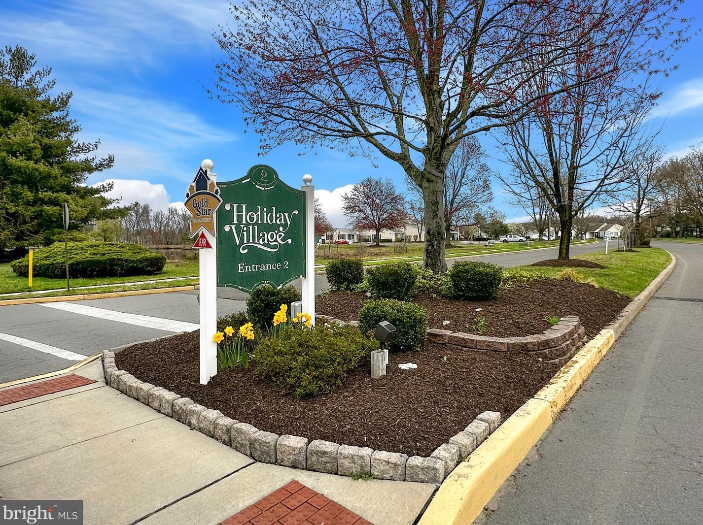 6 Pardee Ct, Mount Laurel, NJ 08054