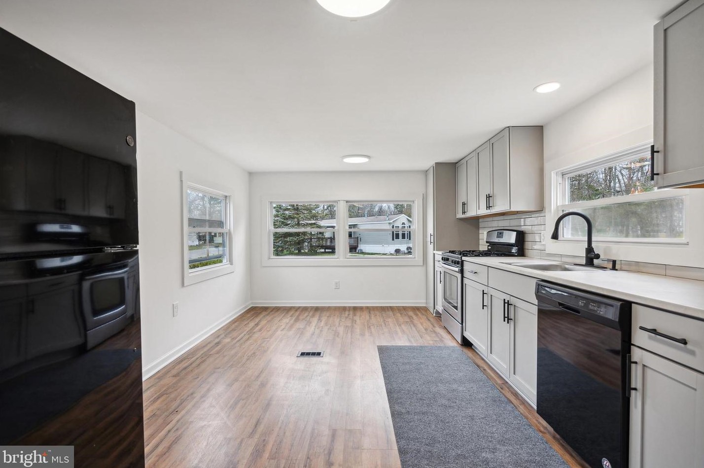 39 Cherry Ln, Southampton NJ 08088-9073 exterior