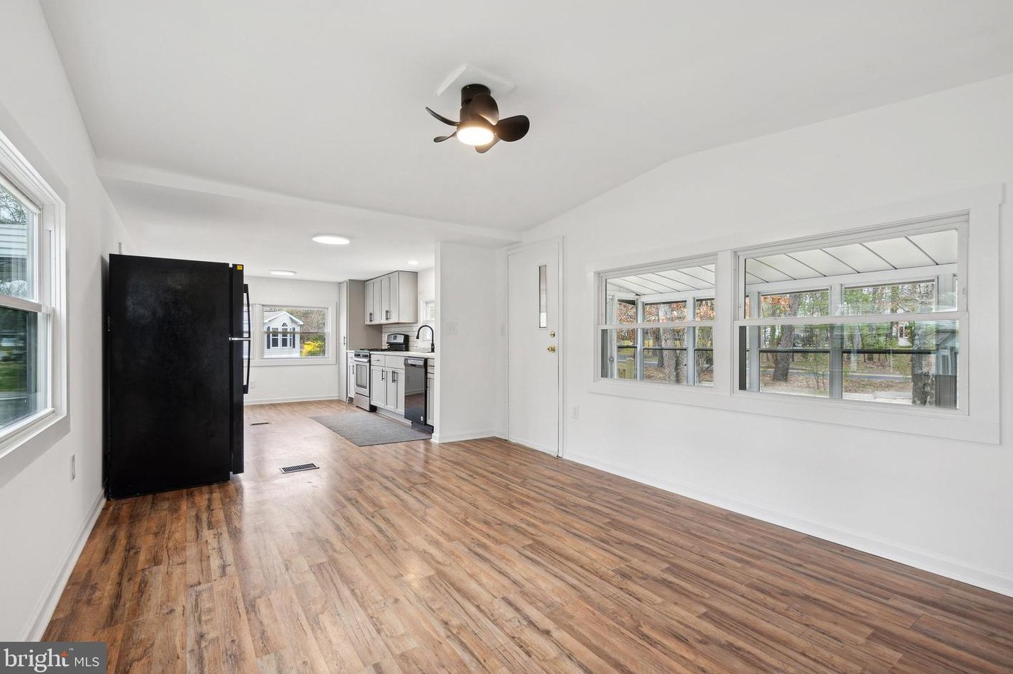 39 Cherry Ln, Southampton NJ 08088-9073 exterior