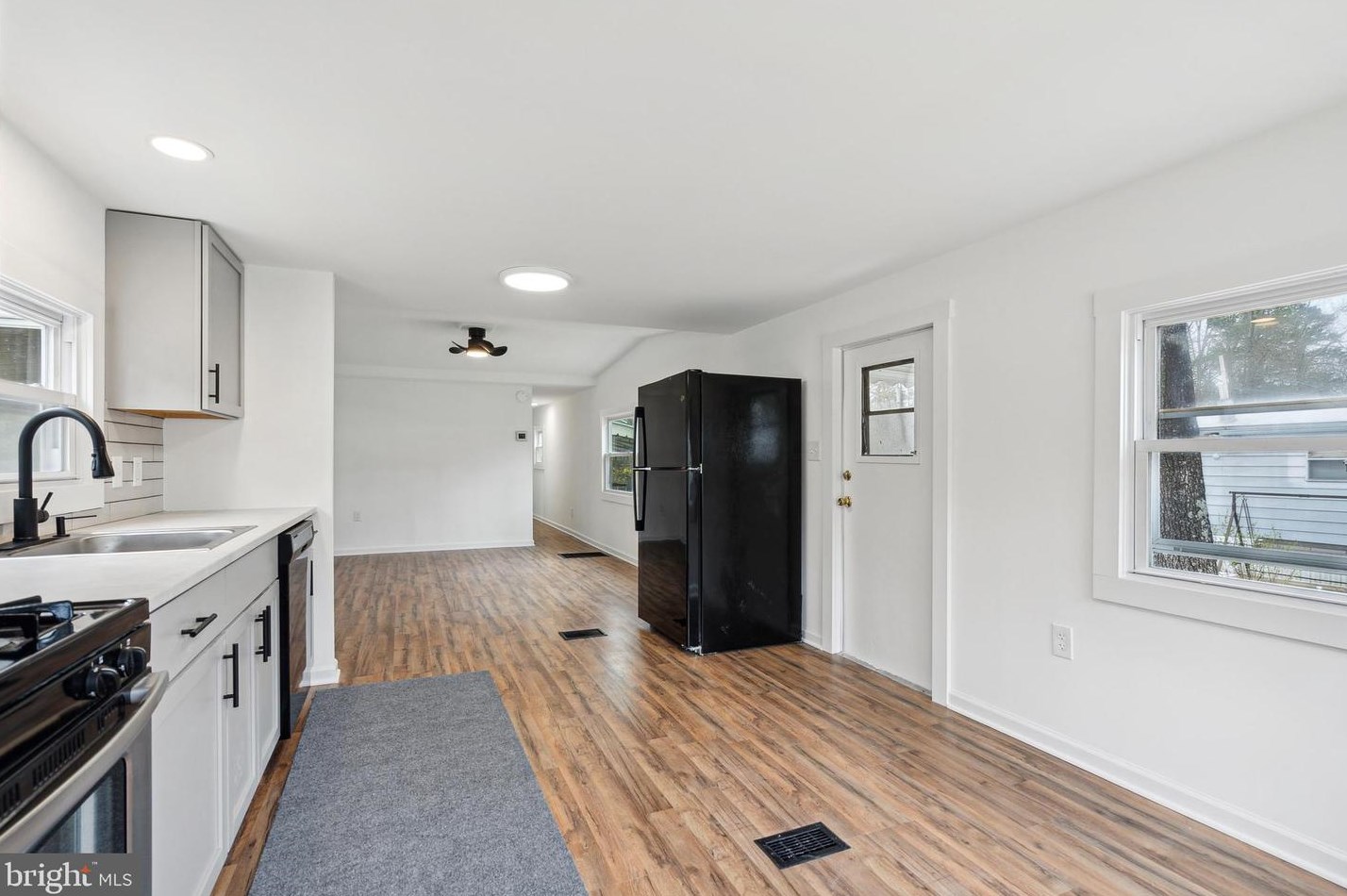 39 Cherry Ln, Southampton NJ 08088-9073 exterior