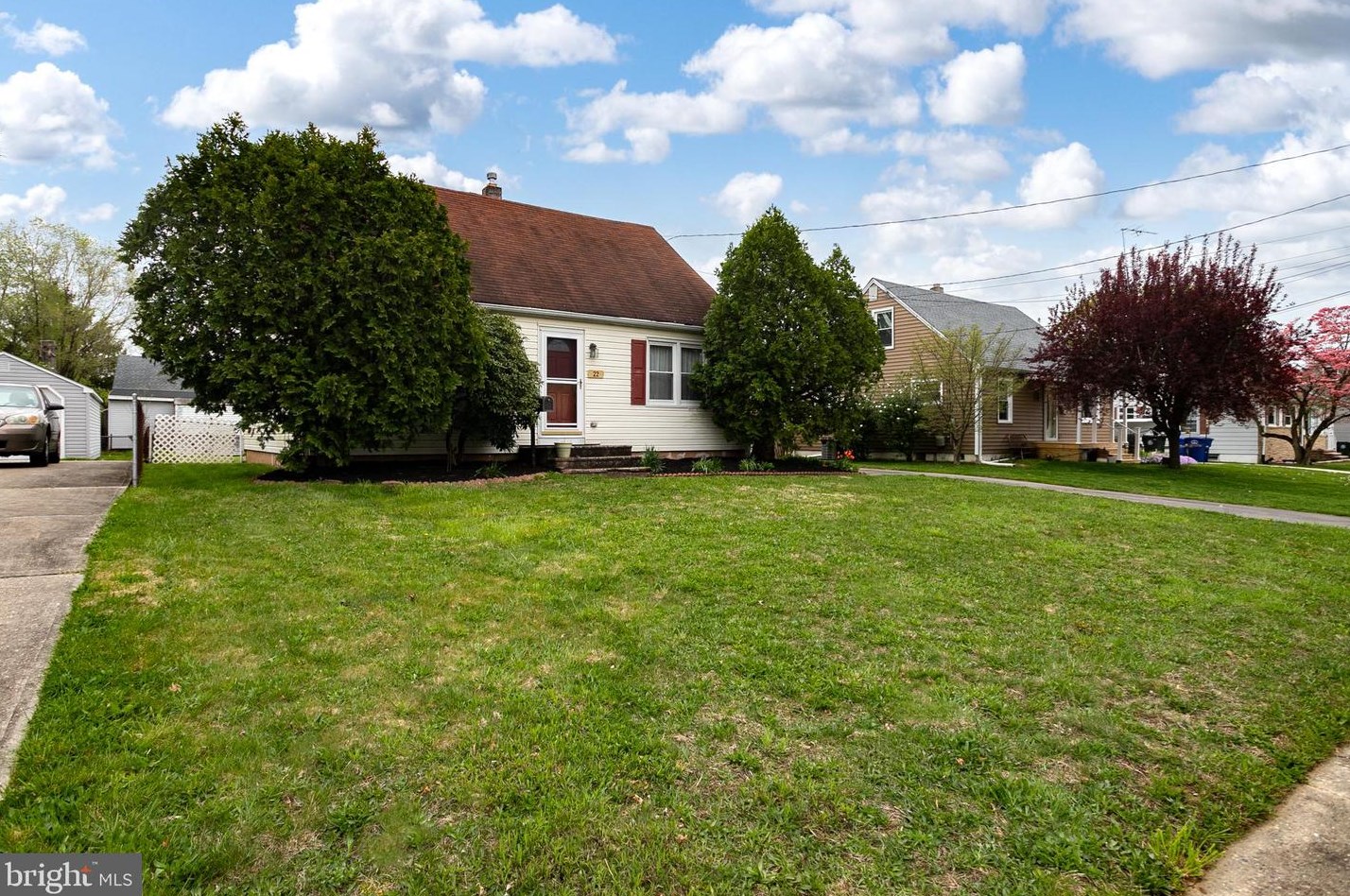 22 Charles Bossert Dr, Chesterfield, NJ 08505-2757