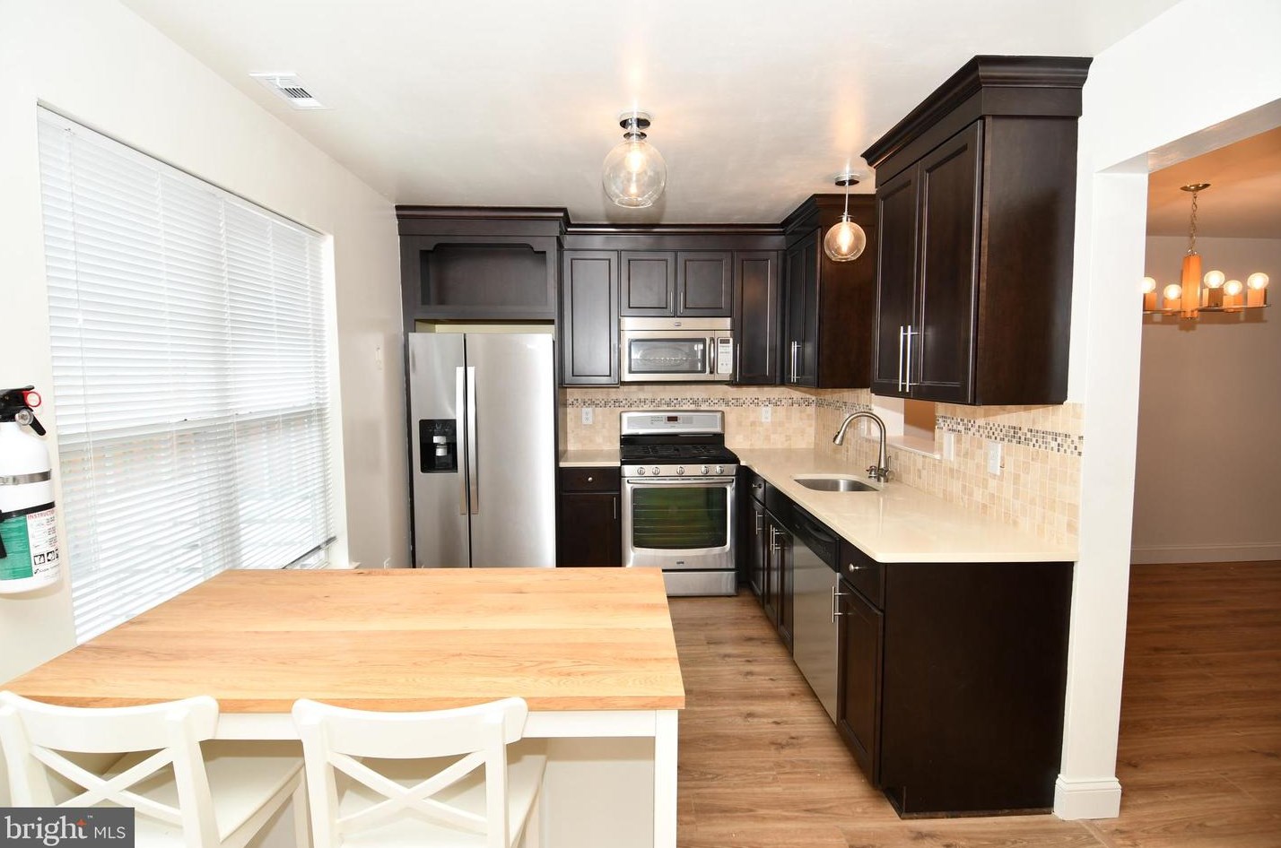 260 Birch Hollow Dr, Chesterfield, NJ 08505