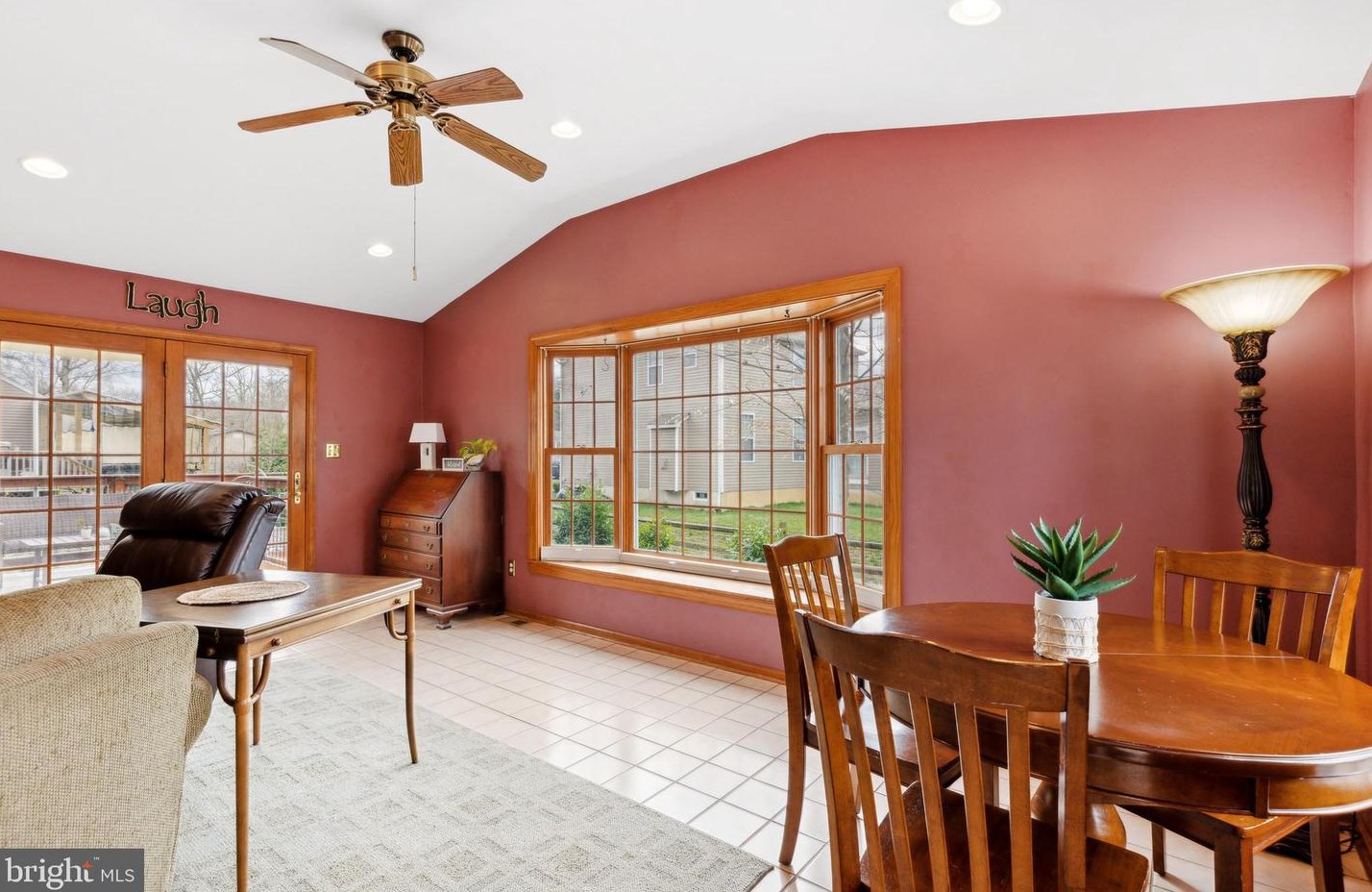 208 Andrews Ave, Moorestown NJ 08057-1237 exterior