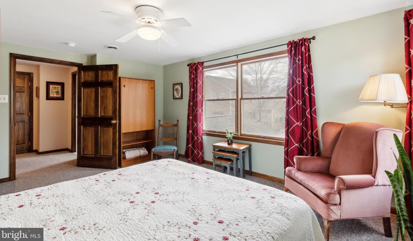 208 Andrews Ave, Moorestown NJ 08057-1237 exterior