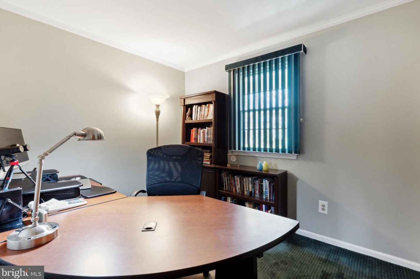 208 Andrews Ave, Moorestown NJ 08057-1237 exterior