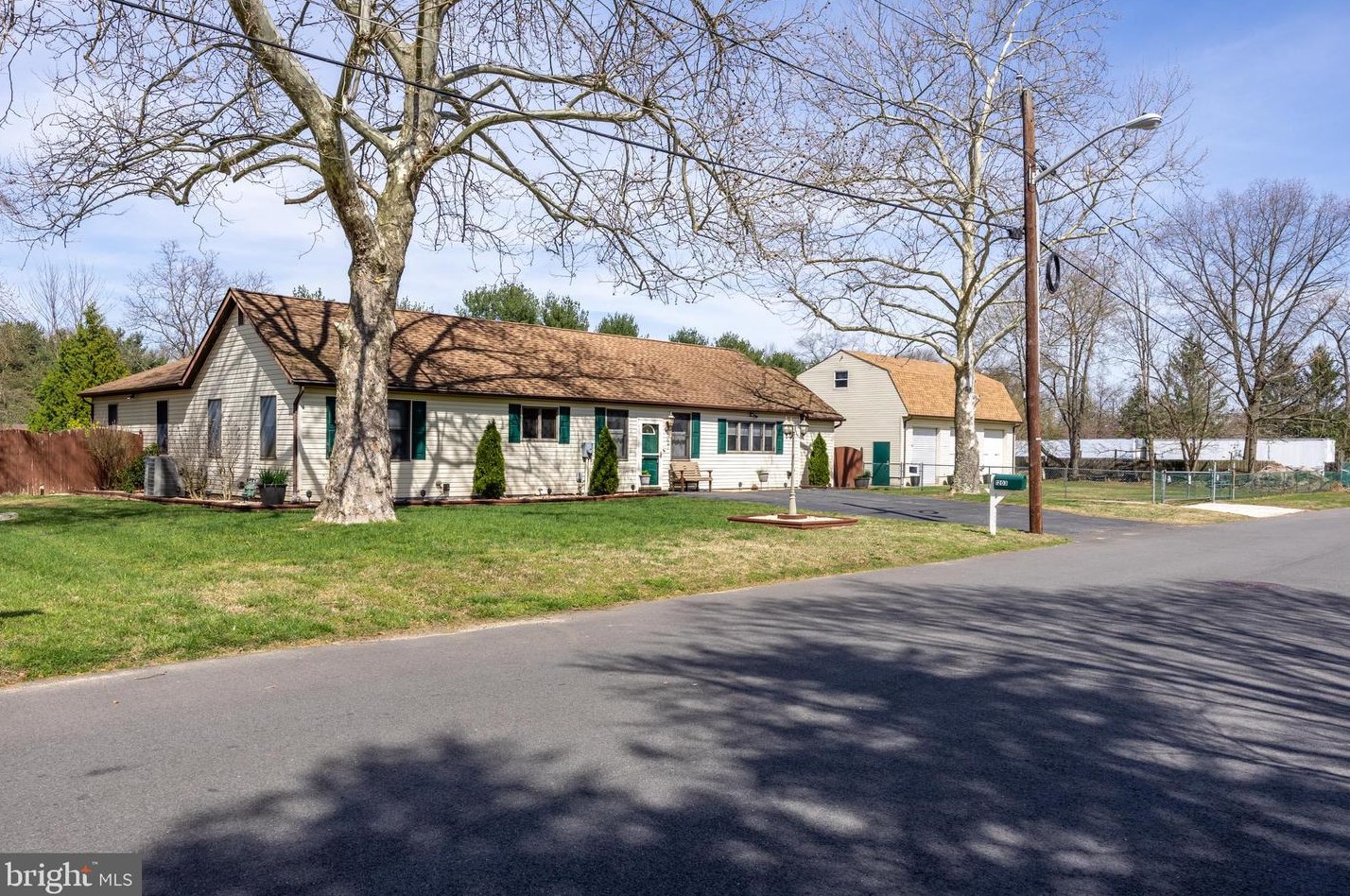 1203 Forceville Dr, Mount Holly, NJ 08060-3751