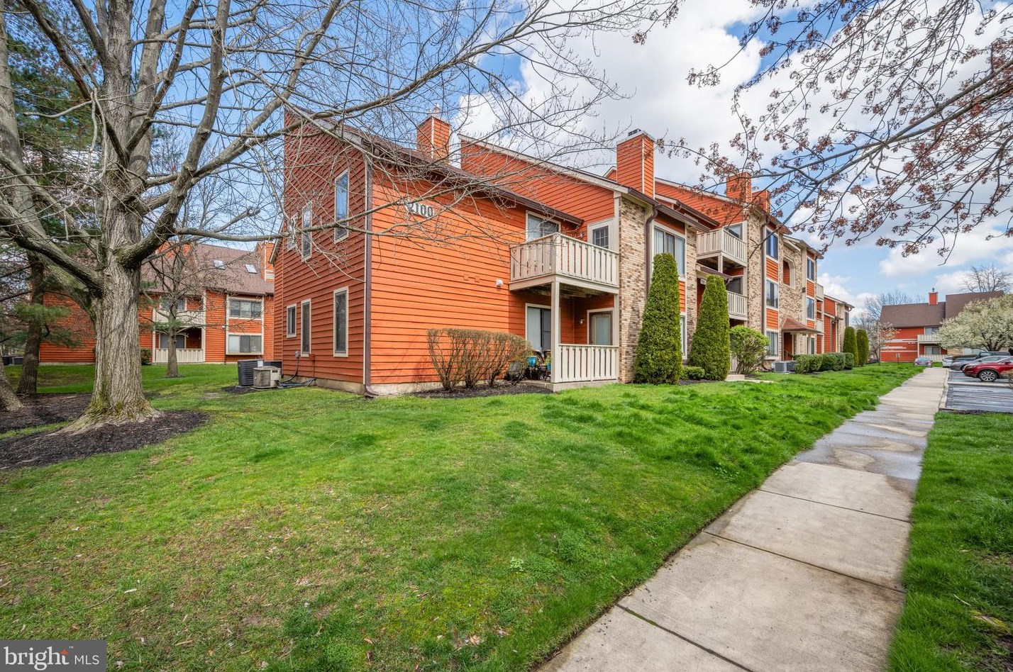 2103 Greenwood Ct, Mount Laurel, NJ 08054-4230