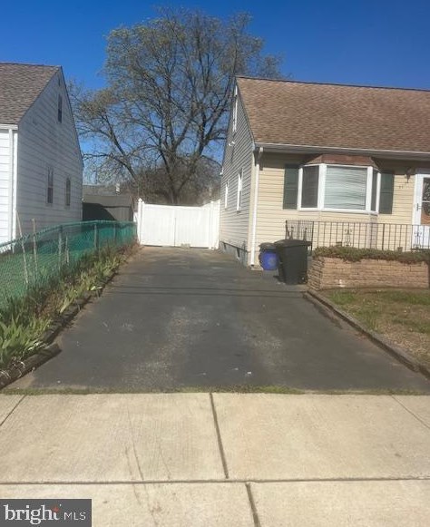 717 Chestnut St, Florence, NJ 08518