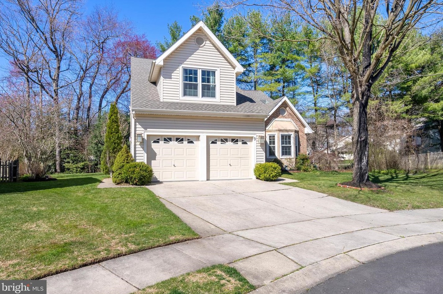 9 Christopher Mills Dr, Mount Laurel, NJ 08054