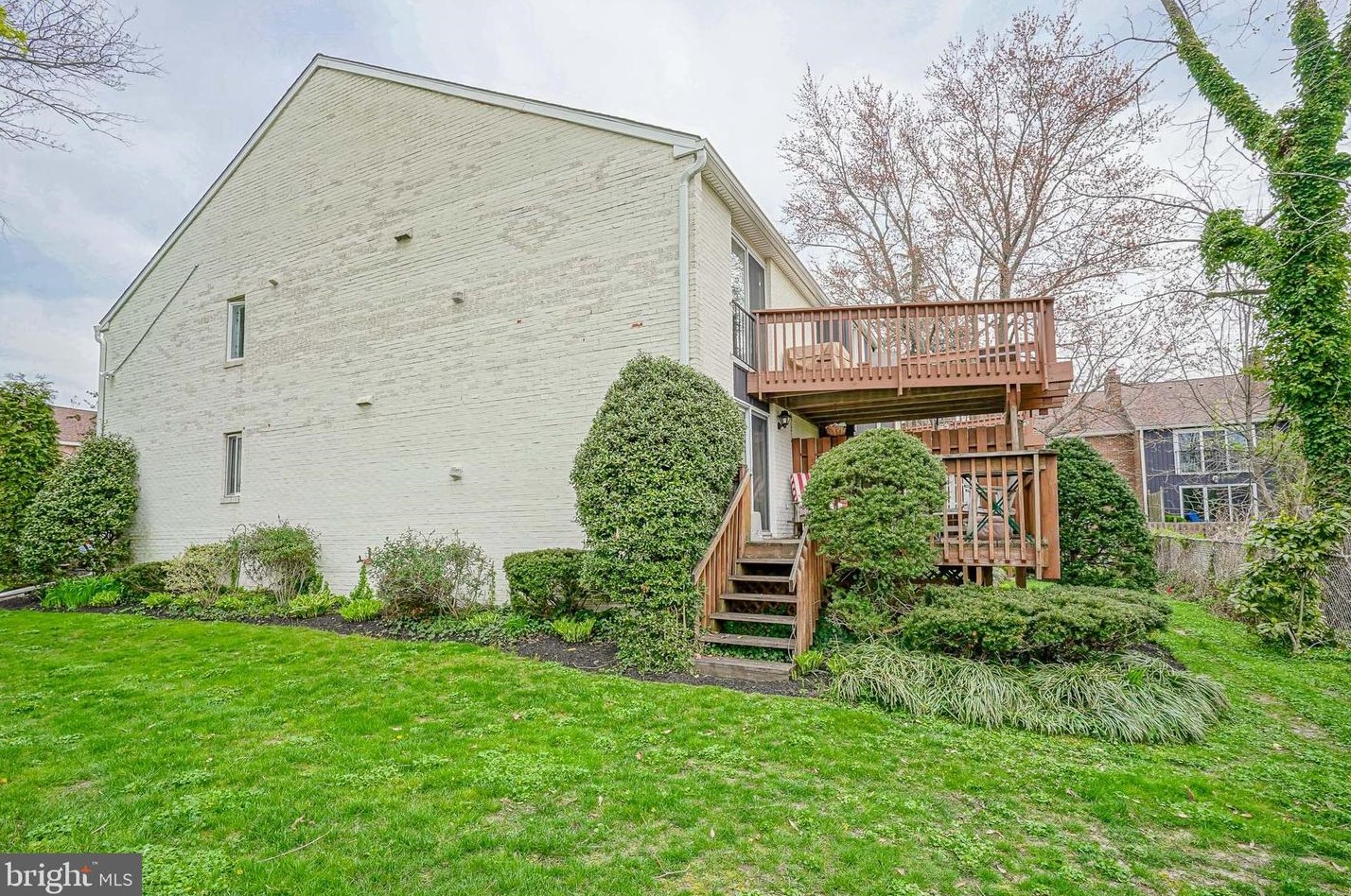 16 S Close, Moorestown, NJ 08057