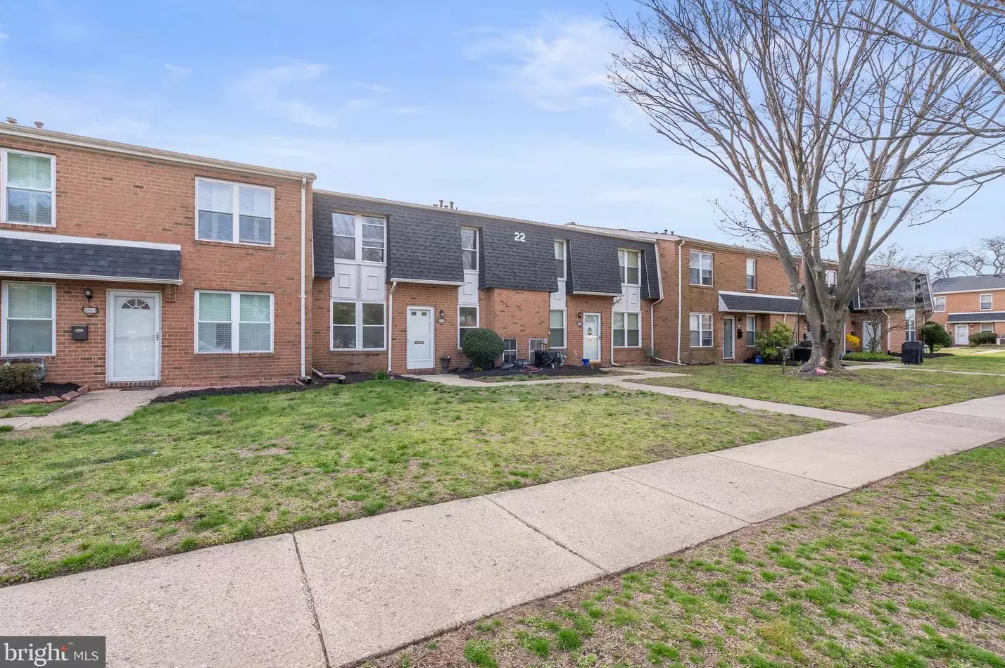 2021 Harbour Dr, Palmyra, NJ 08065-1119