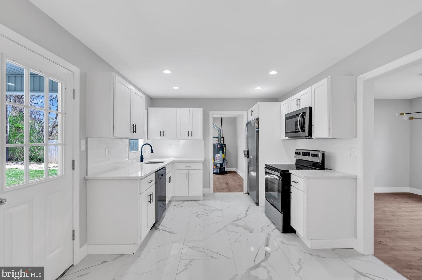 107 Plumtree Ln, Willingboro, NJ 08046