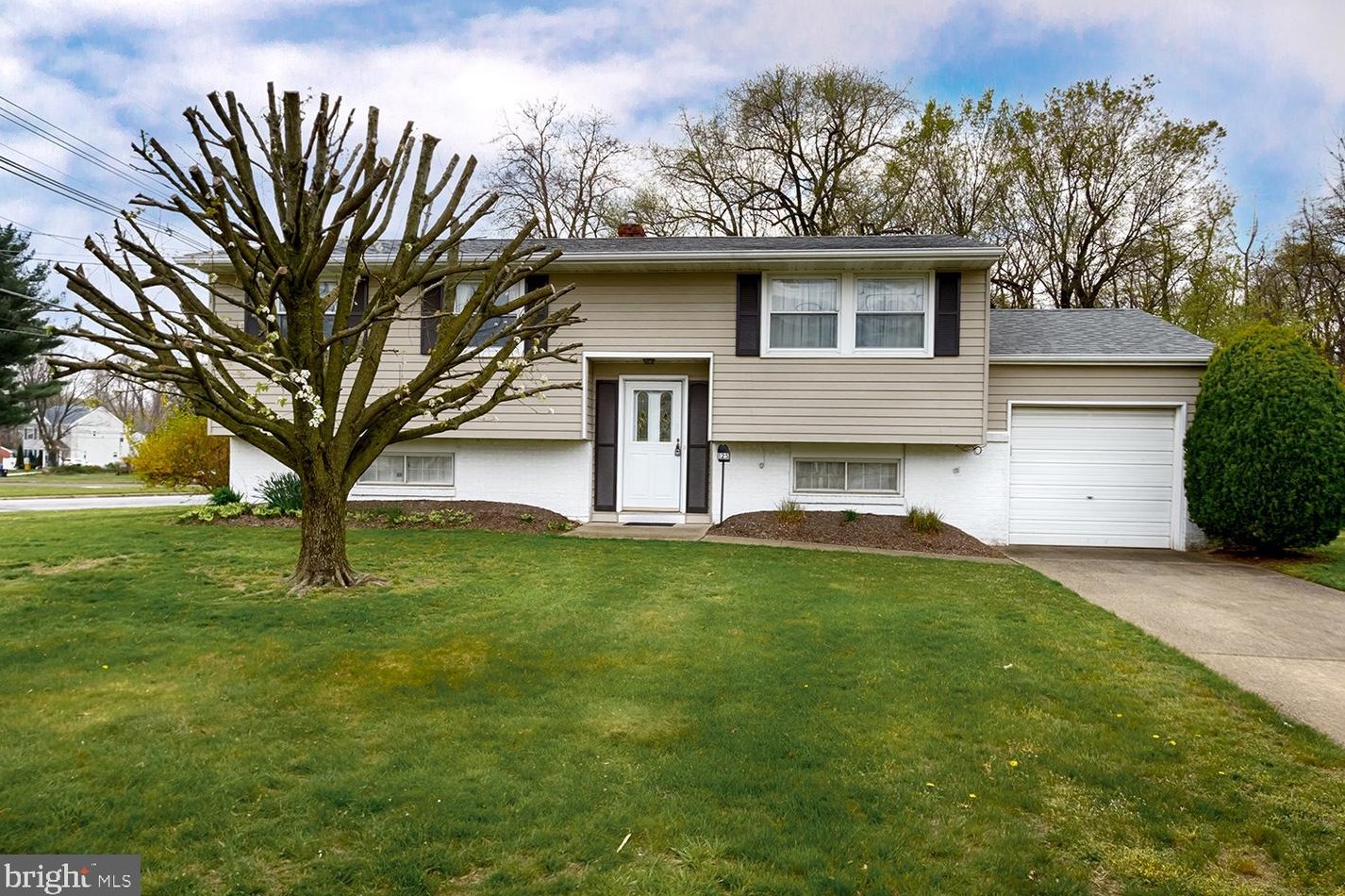 125 Woodview Ln, Riverton, NJ 08077