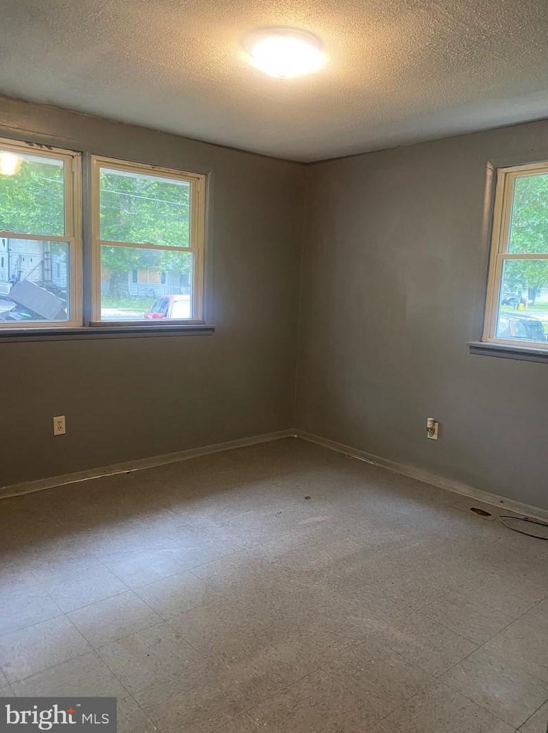 159 Kinsley Rd, Pemberton, NJ 08068