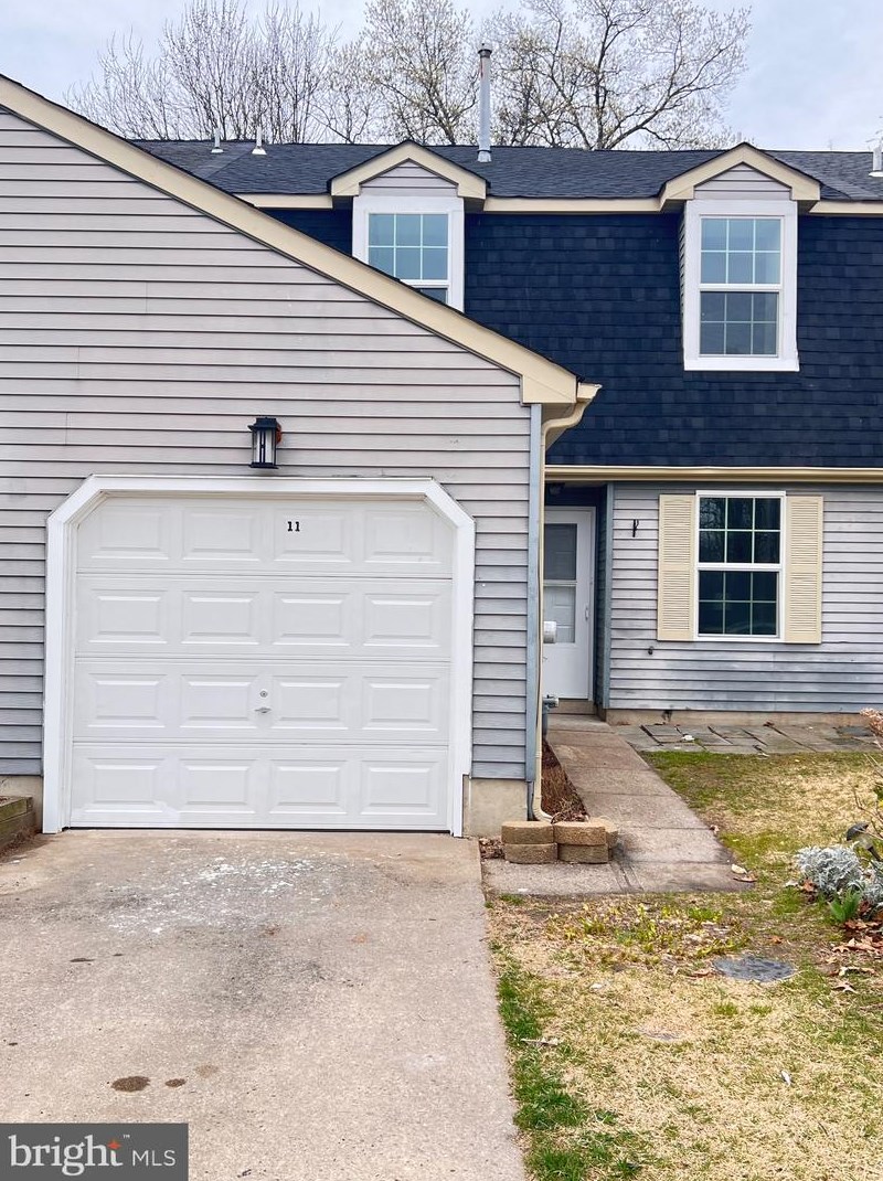 11 River Bank Dr, Roebling, NJ 08554