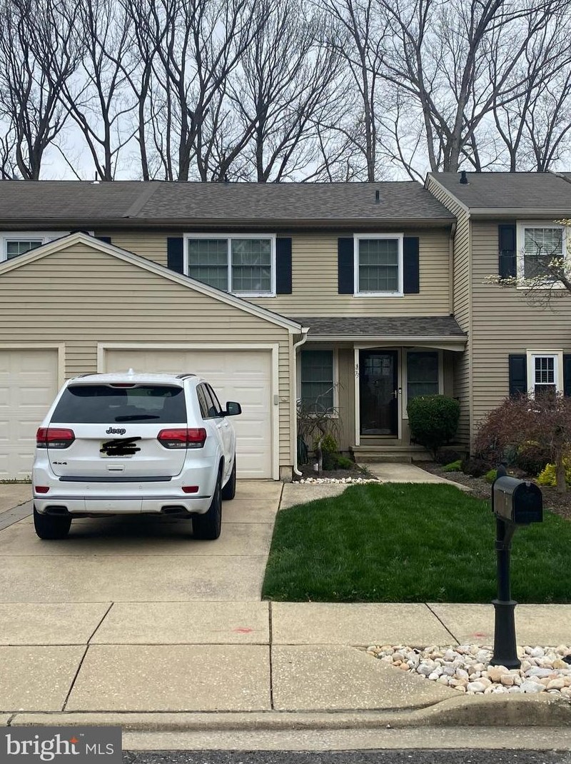 73 Farnwood Rd, Mount Laurel, NJ 08054