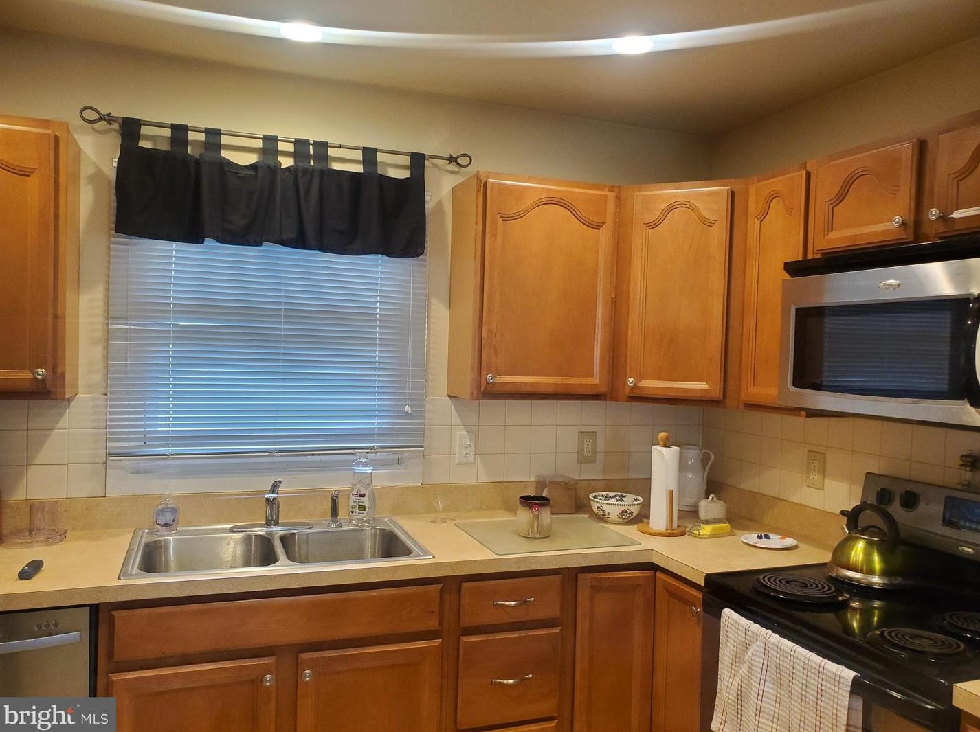 49 Gaffney Ln, Willingboro, NJ 08046