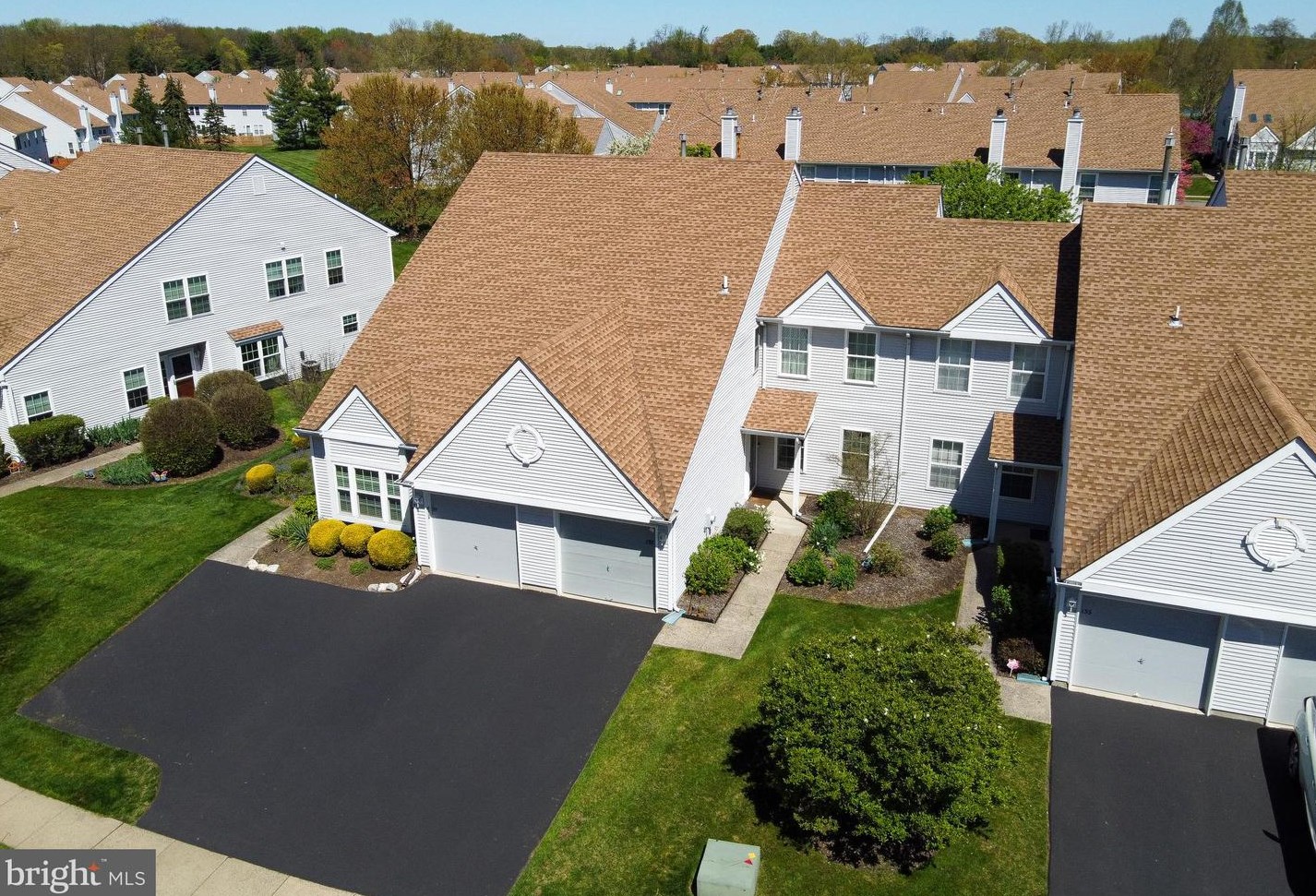 137 Birch Hollow Dr, Chesterfield, NJ 08505-4235