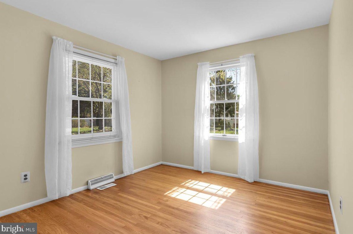 8 Sequoia Dr, Riverton NJ  08077-3135 exterior