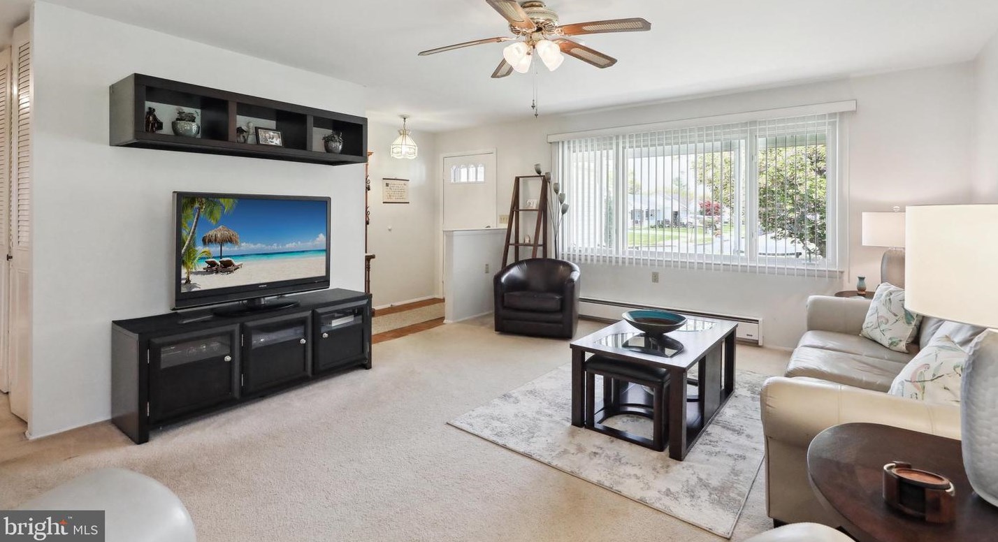 150 Dorchester Dr, Southampton NJ  08088-1326 exterior