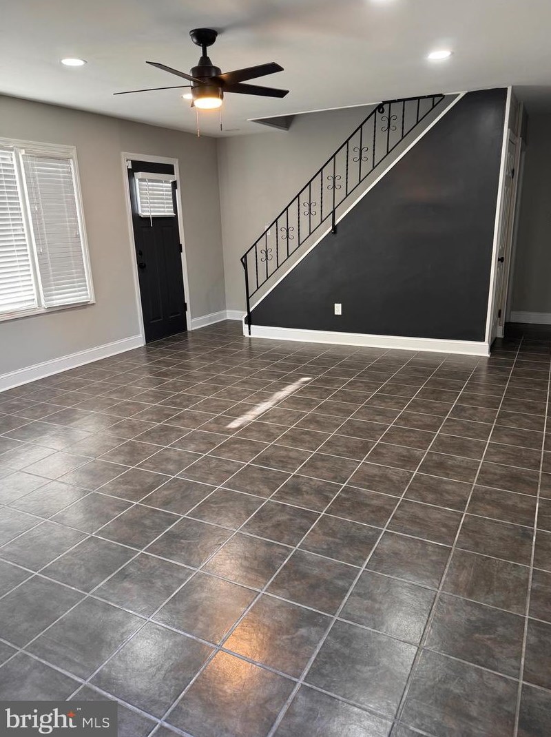 129 Pheasant Ln, Willingboro, NJ 08046