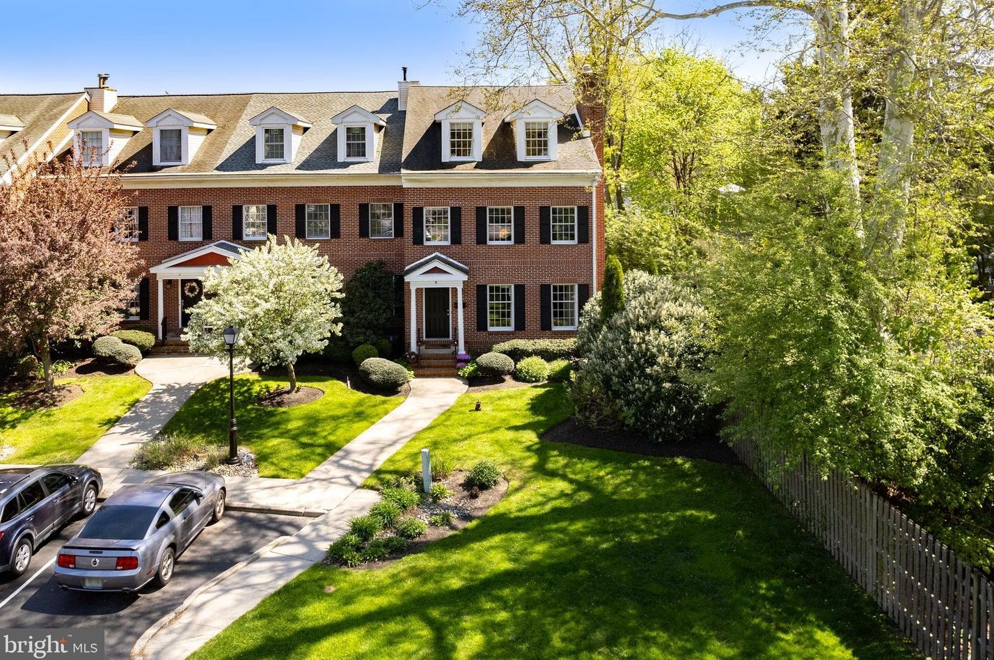 8 Park St, Chesterfield, NJ 08505-1342