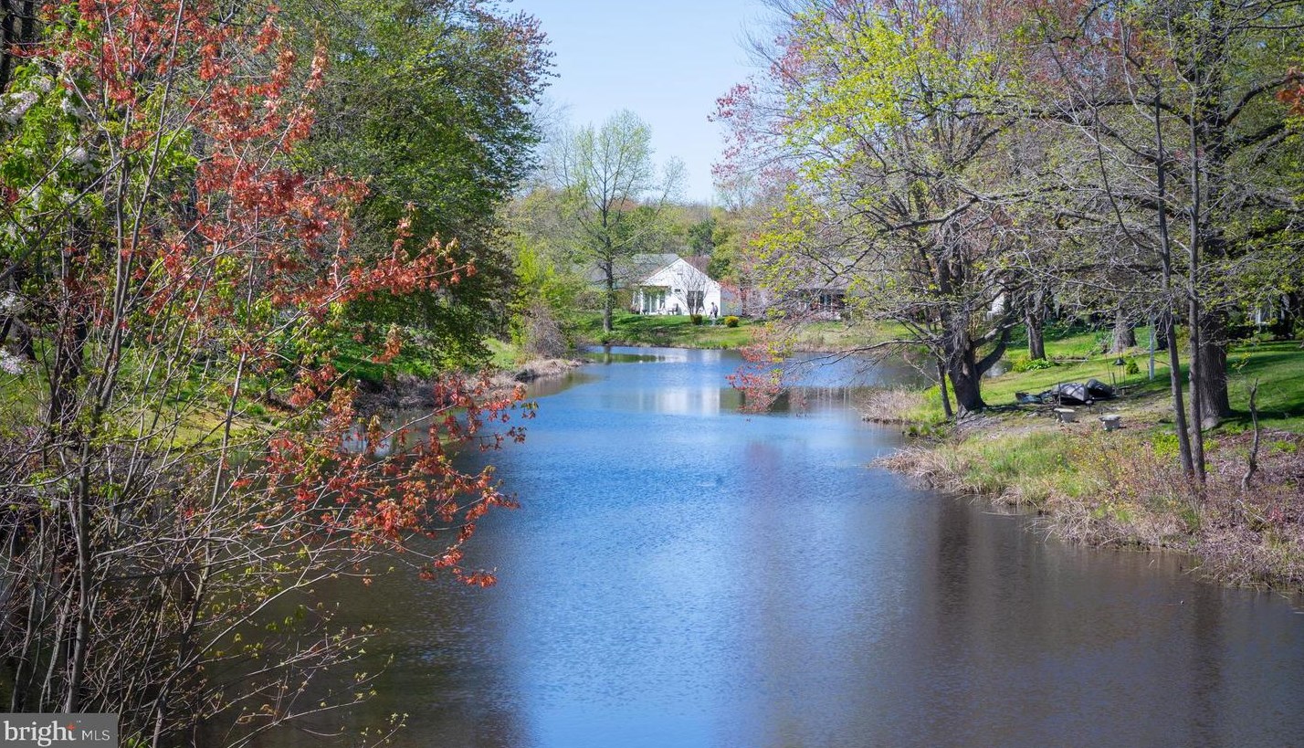 28 Dunstable Rd, Southampton, NJ 08088-1004