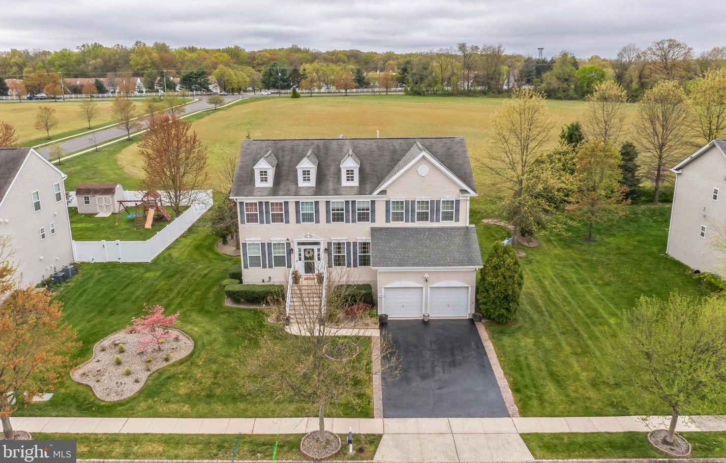 429 Arnold Dr, Florence, NJ 08518