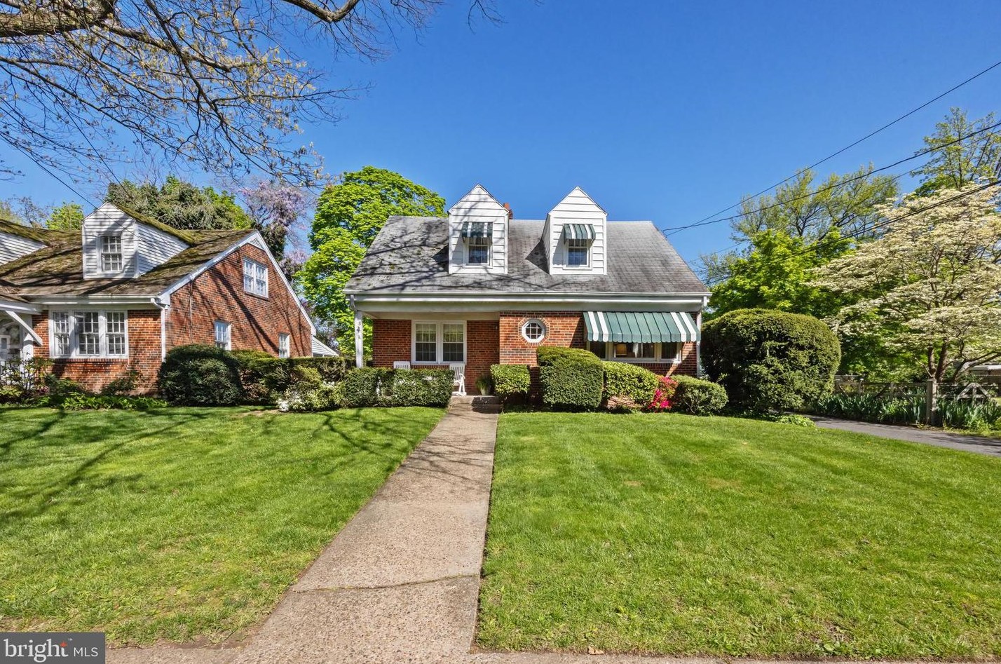 8 Carriage House Ln, Riverton, NJ 08077-1116