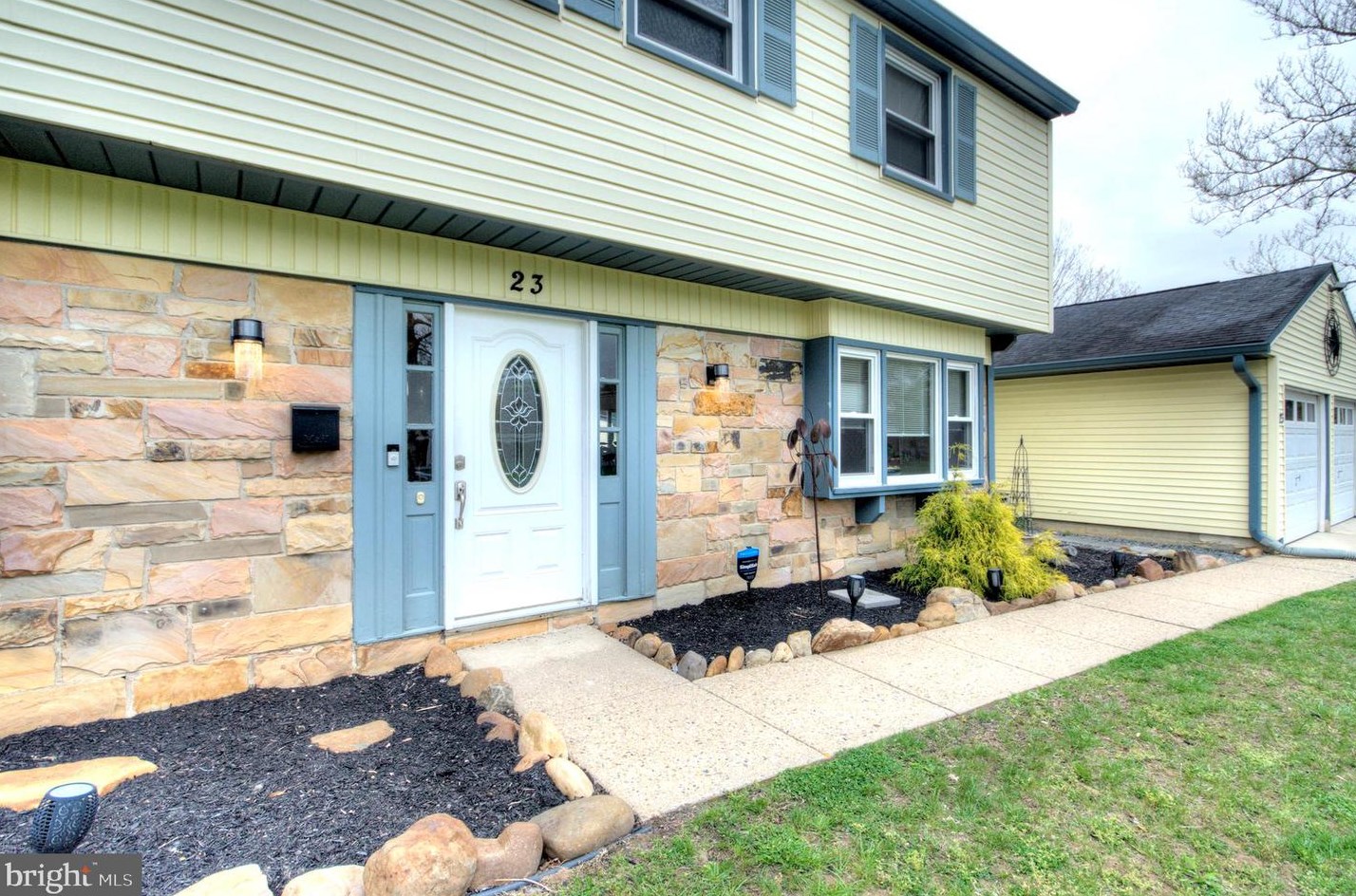 23 Courtland Ln, Willingboro, NJ 08046-3419