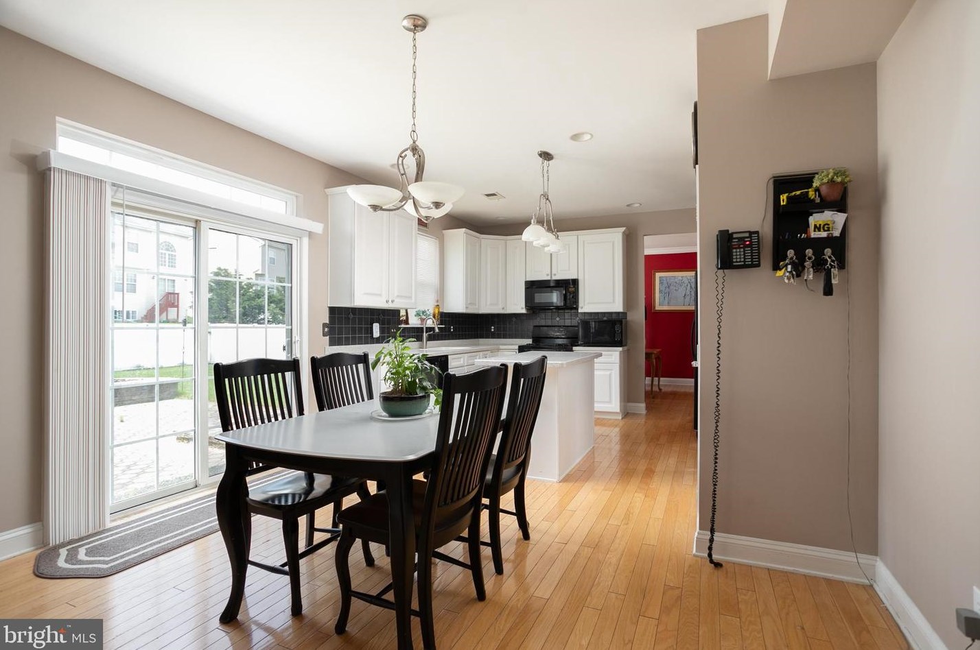 28 Durham Dr, Columbus NJ 08022-2349 exterior