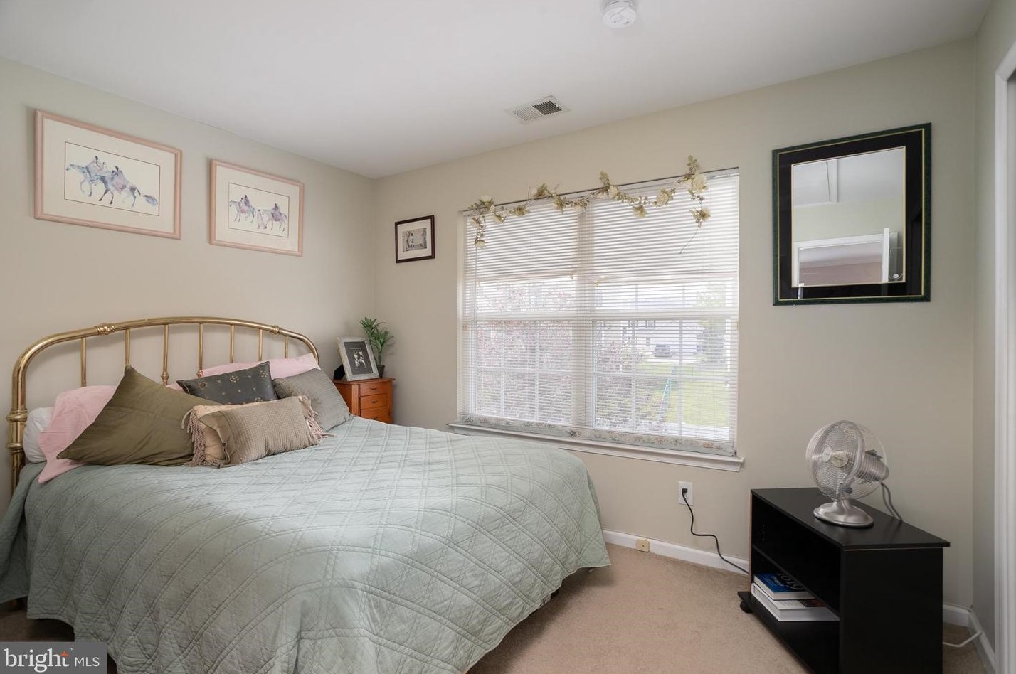 28 Durham Dr, Columbus NJ 08022-2349 exterior