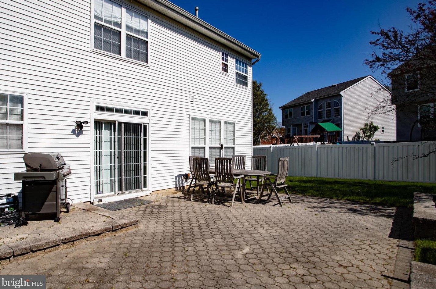 28 Durham Dr, Columbus NJ 08022-2349 exterior