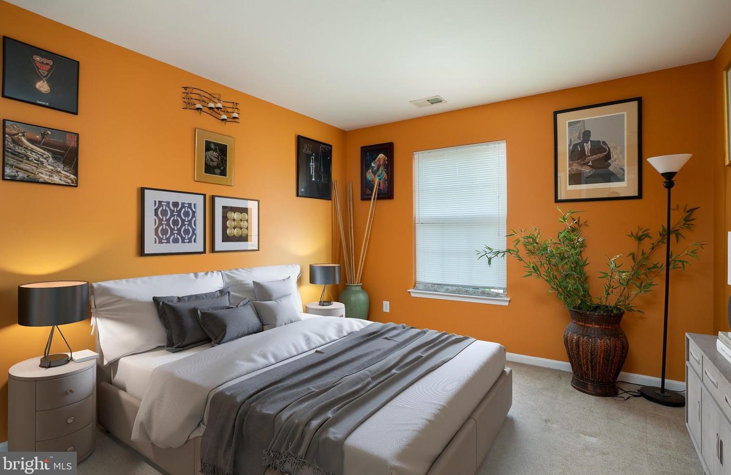 28 Durham Dr, Columbus NJ 08022-2349 exterior