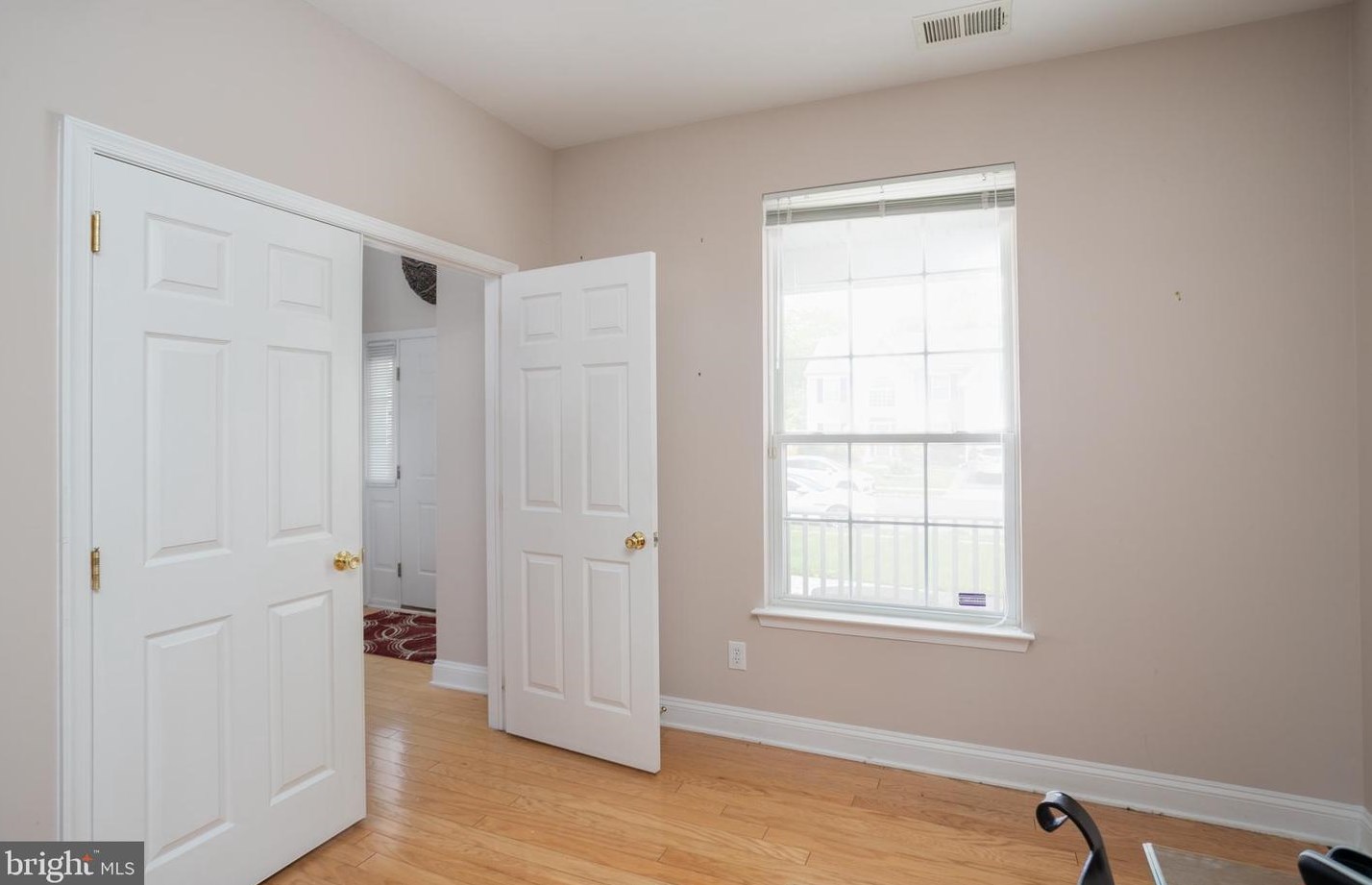 28 Durham Dr, Columbus NJ 08022-2349 exterior