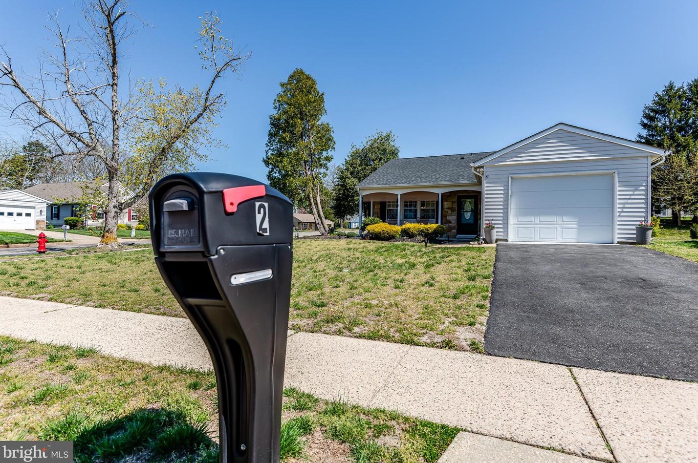 2 New Castle Dr, Southampton, NJ 08088-1237