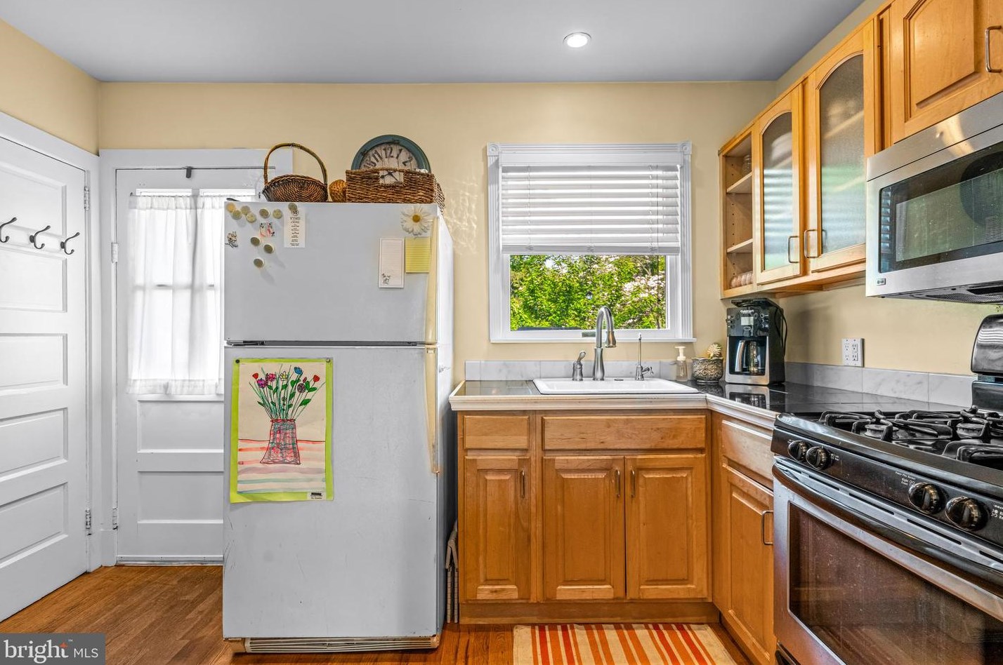 313 Fairview Ave, Moorestown NJ 08057-2316 exterior