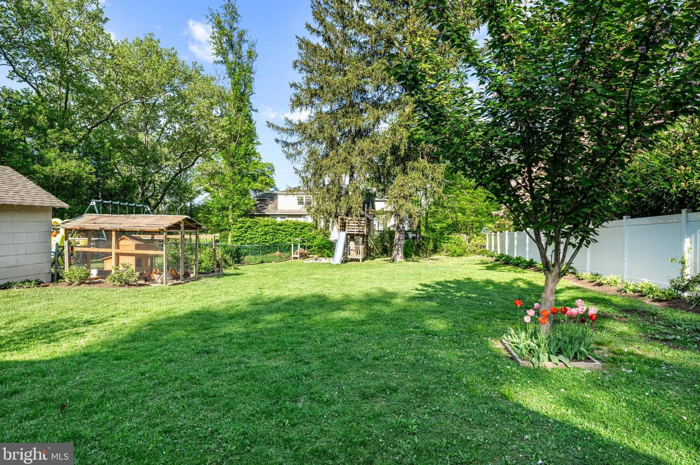 313 Fairview Ave, Moorestown NJ 08057-2316 exterior