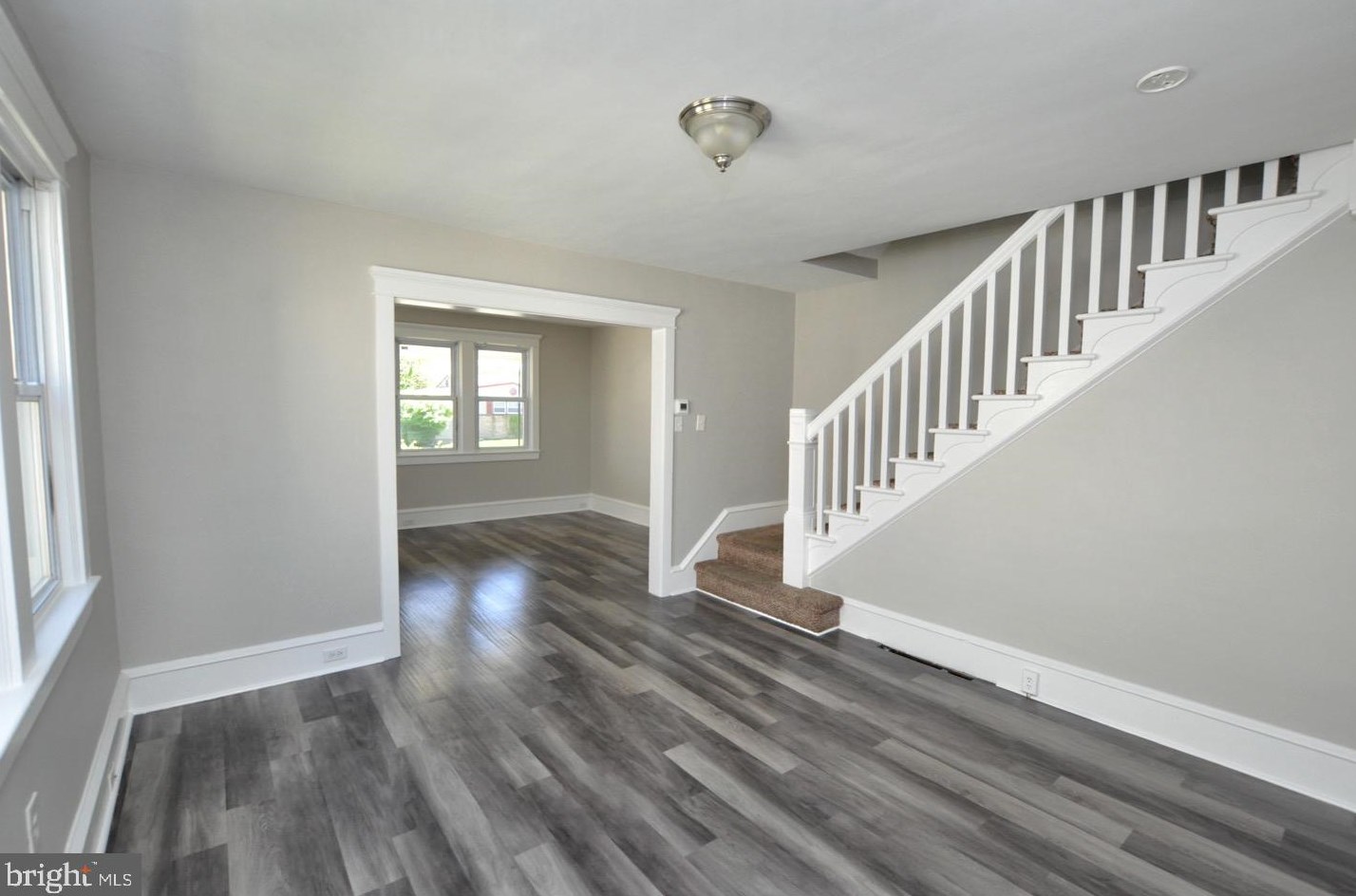 137 Juniper St, Burlington NJ 08016-1403 exterior