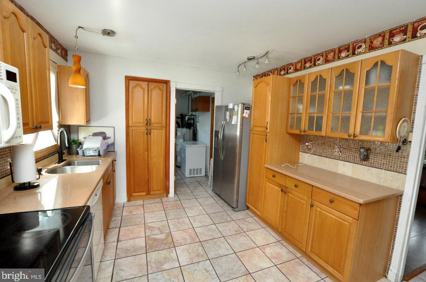 56 Mandolin Ln, Willingboro NJ  08046-2808 exterior