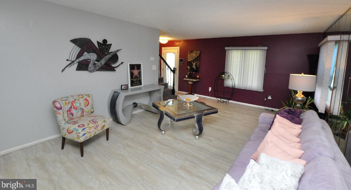 56 Mandolin Ln, Willingboro NJ  08046-2808 exterior