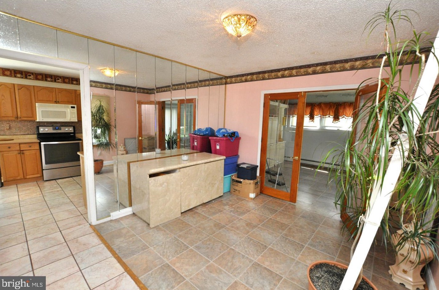 56 Mandolin Ln, Willingboro NJ  08046-2808 exterior