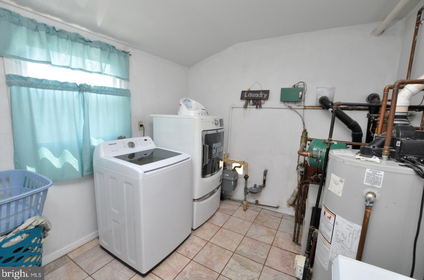 56 Mandolin Ln, Willingboro NJ  08046-2808 exterior