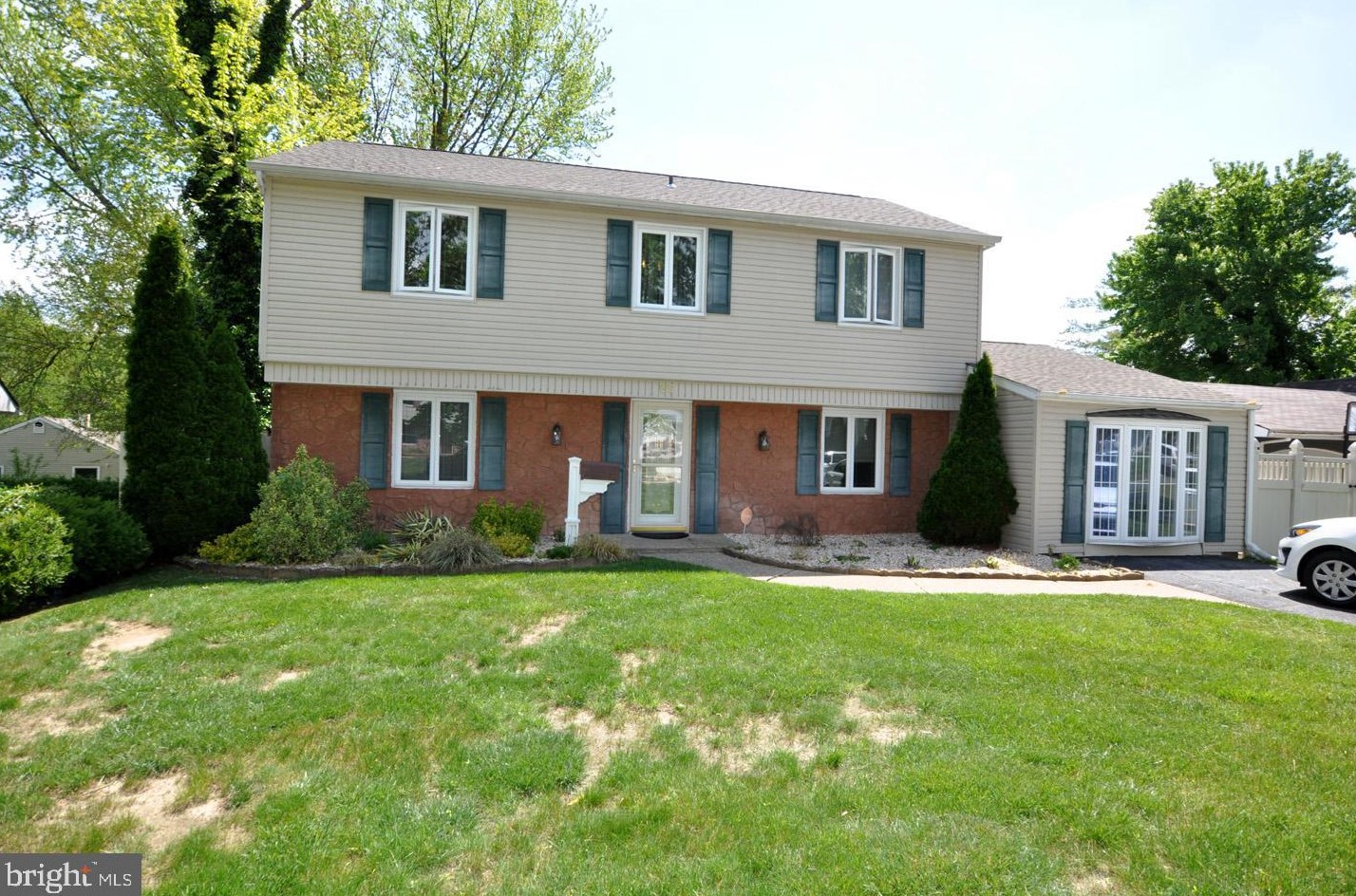 56 Mandolin Ln, Willingboro NJ  08046-2808 exterior