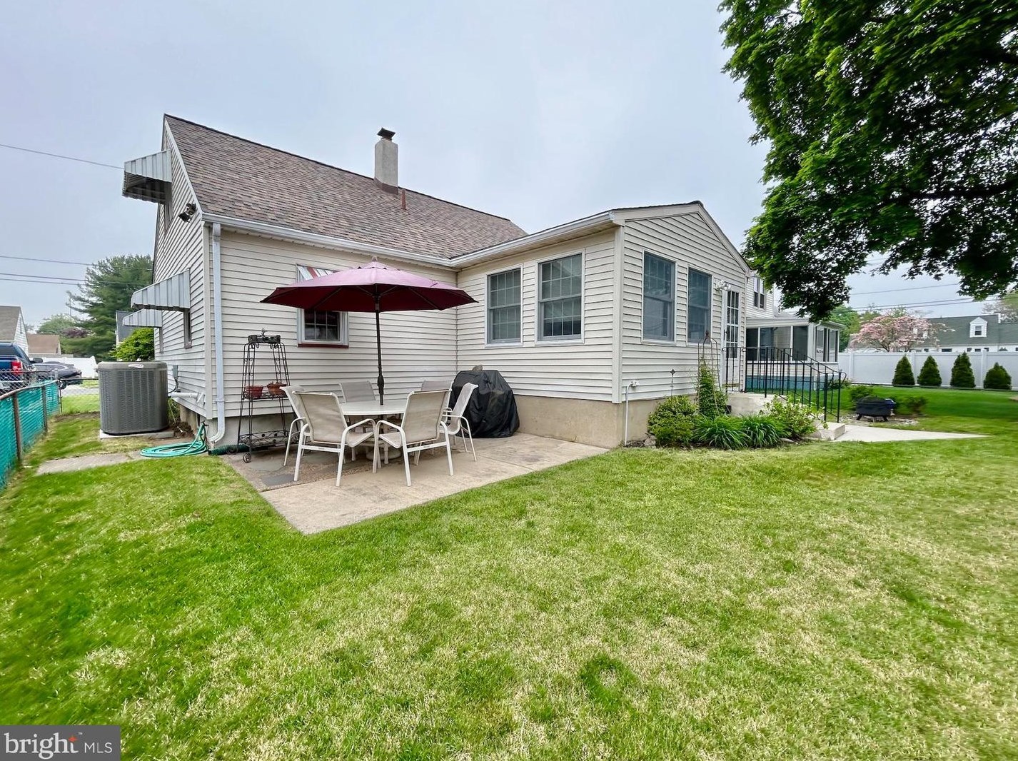 704 Cooper St, Florence, NJ 08518