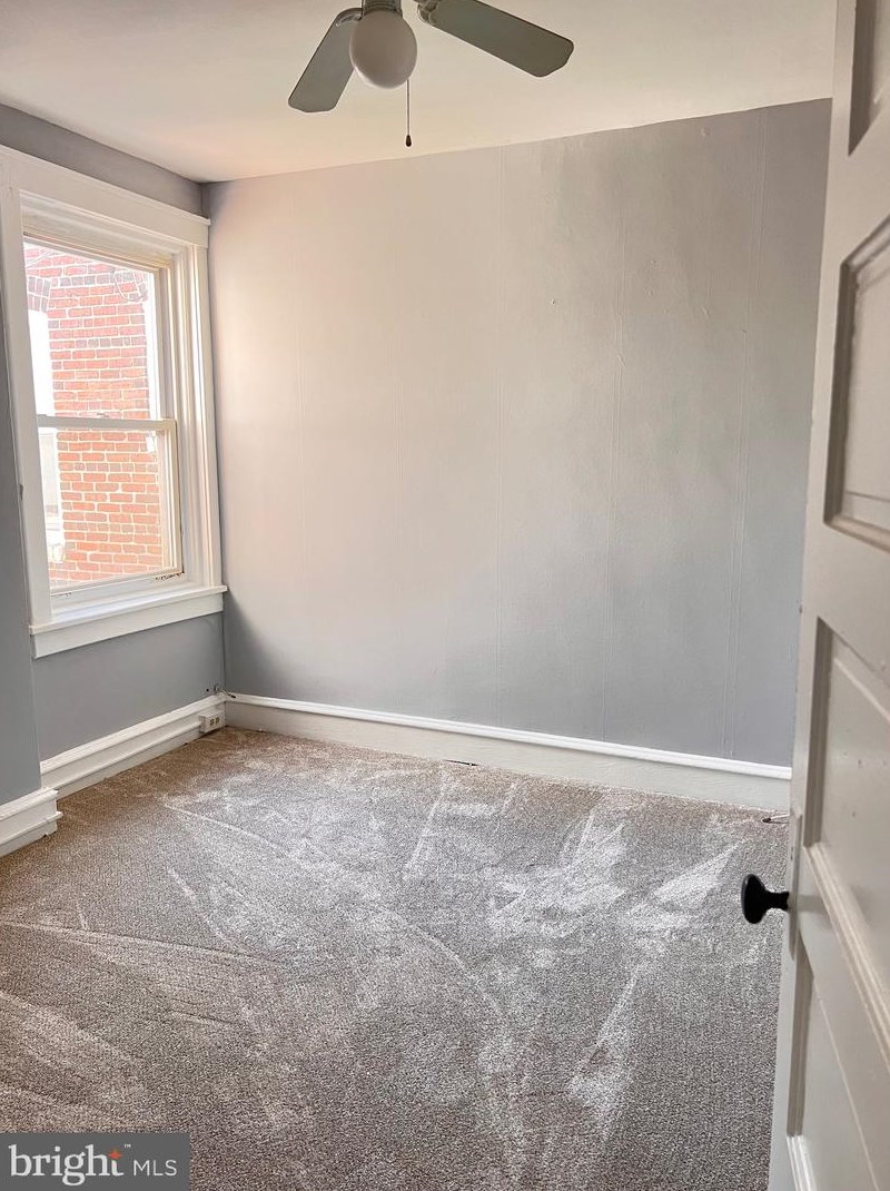 33 Amboy Ave, Roebling NJ 08554-1102 exterior