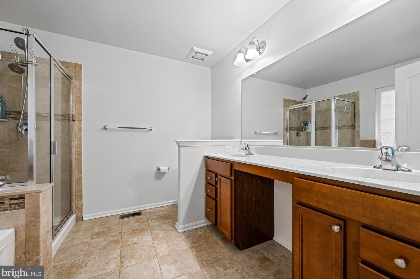 49 Overlook Dr, Mount Laurel NJ 08054-6108 exterior