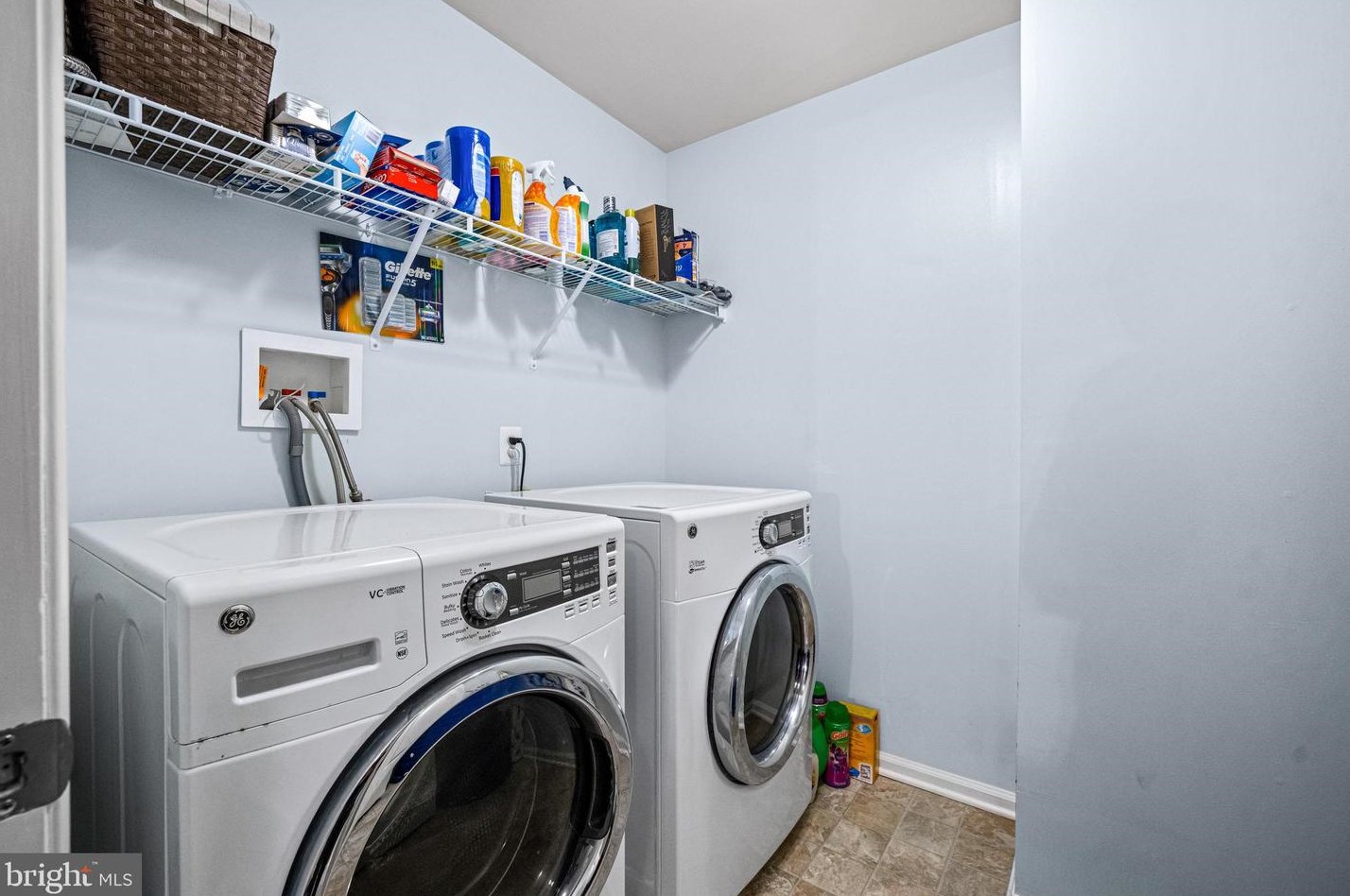 49 Overlook Dr, Mount Laurel NJ 08054-6108 exterior